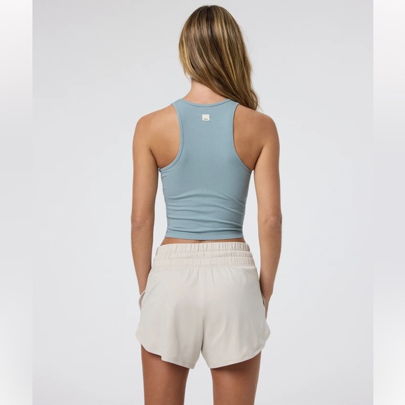 Vuori Pose Plyo Tank w/ Defect - Picture 3 of 11